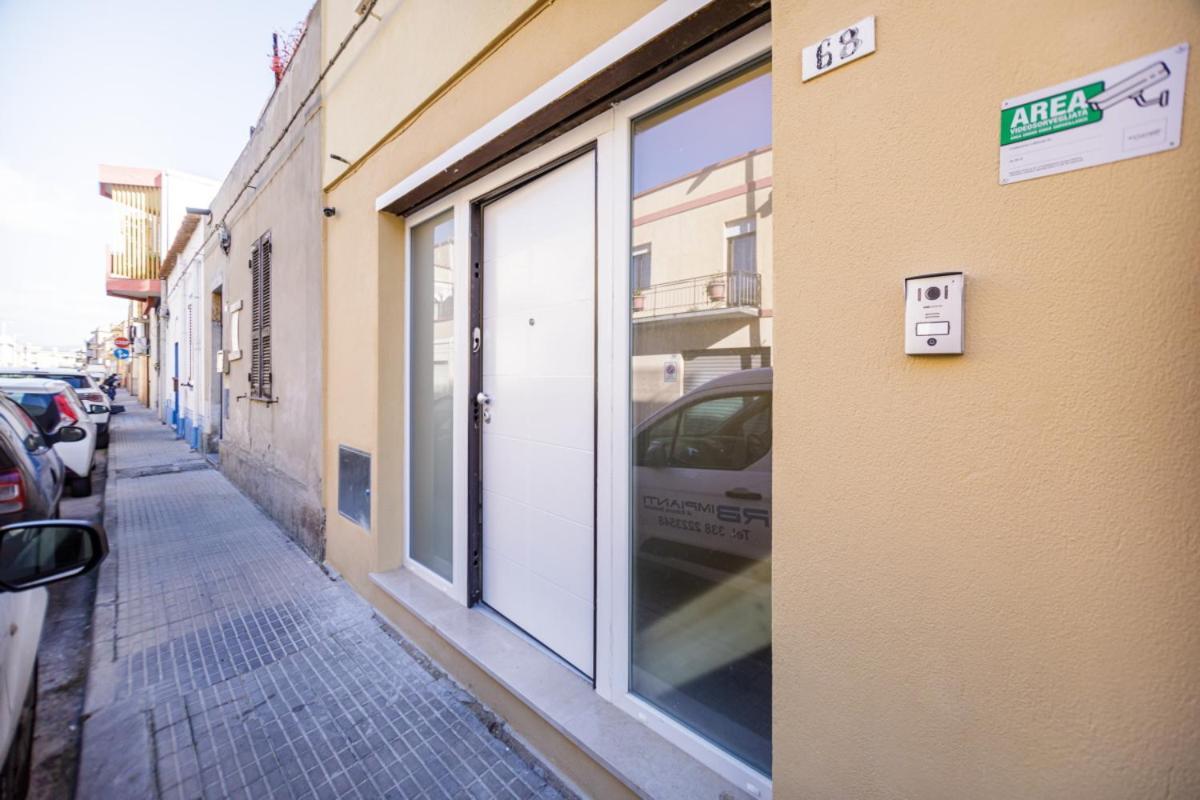קליארי Bandiera 68 Apartment מראה חיצוני תמונה